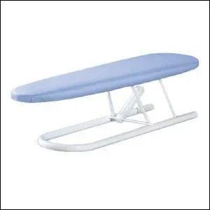 C'est le nom d'une planche sur pied bien utile pour le repassage délicat.