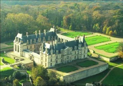 Ce chteau du XVIme sicle, situ dans le Val-d'Oise, abrite depuis 1977 le muse national de la Renaissance.
