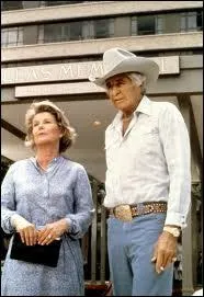 Voici un retour en arri�re, vers Southfork, le clan Ewing. Quel est l'acteur pr�nomm� Jim qui joue Jock Ewing, le patriarche, ici en photo ?
