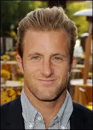 Scott Caan, fils de James Caan, a t vu dans la trilogie Ocean's eleven, ou Hawa 5. 0, il a t producteur de hip hop et il fait aussi une carrire de ?