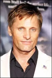 Apprci autant dans les films noirs (A history of violence) que dans les popes, comme le Seigneur des Anneaux, il est pote, peintre... Quelle est sa nationalit ?