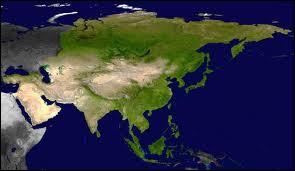 Quelle est l'altitude moyenne de l'ensemble des terres merges du monde ?