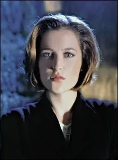 Excellente actrice, Gillian Anderson qui fait aussi beaucoup de thtre, s'est fait connatre grce au rle de Scully, agent du FBI, dans X Files. Quel est son prnom dans la srie ?