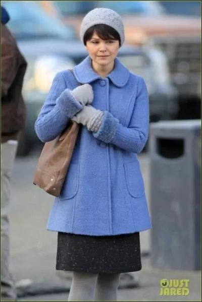 Ginnifer Goodwin, venue galement du cinma, interprte deux rles dans Once upon a time, celui de l'institutrice et celui de... ?