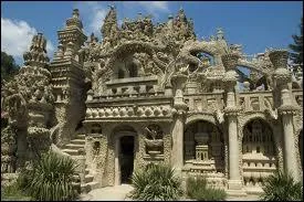 Il y a 100 ans : achvement de la construction du Palais Idal du facteur Ferdinand Cheval en 1912. Dans quel dpartement de la rgion Rhne Alpes se situe-t-il ?
