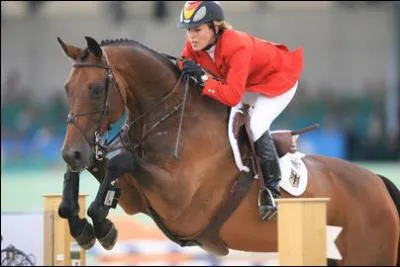 Ce cheval est tellement angoiss  la remise des prix que sa cavalire, Mrdith Michels-Beerbaum, est oblige de changer de monture. C'est en juillet 2011 que ce cheval part en retraite. C'est :