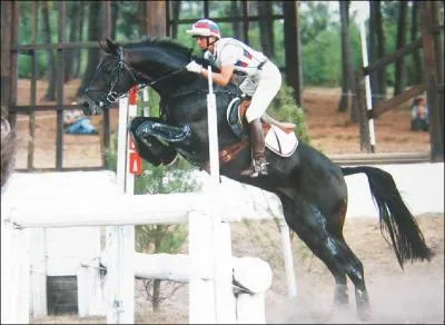 Cet talon est triple champion de France et vice-champion par quipe aux jeux questres mondiaux de Rome en concours complet. C'est :