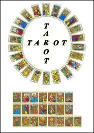 Que dvoilent les cartes de tarot de l'avenir du couple de Phoebe, selon Paige ?