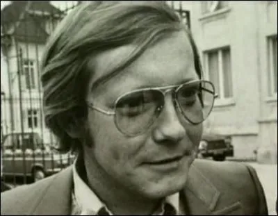 Inculp pour l'enlvement et le meurtre d'un jeune garon, cet homme vite finalement la peine de mort grce  son avocat, Matre Badinter. De qui s'agit-til ?