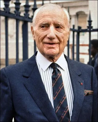 Ce grand commis de l'Etat rpond de la dportation de centaines de juifs alors qu'il travaillait  la prfecture de Bordeaux durant l'occupation. De qui s'agit-il ?