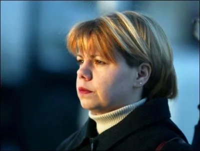 Cette infirmire affirme avoir soulag les souffrances de ses patients en les aidant  mourir. L'euthanasie et le corps mdical sont au centre de son procs. Qui est-elle ?