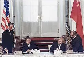 Un accord sur la rduction des missiles nuclaires stratgiques a t sign entre les Etats-Unis et la Fdration de Russie en 1993. Il n'a jamais t appliqu. Quel son nom ?