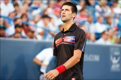 Novak Djokovic a remport le 29 janvier l'Open d'Australie de tennis. Combien de temps a dur sa finale contre Rafael Nadal ?