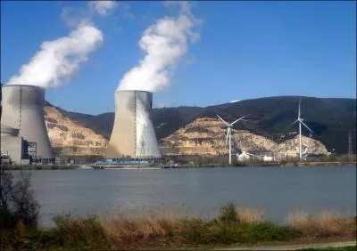 Selon un rapport de la Cour des comptes publi le 31 janvier, combien a cot la filire nuclaire en France depuis ses premiers dveloppements ?