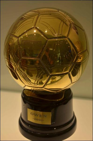 Quel joueur de football a reçu le Ballon d'Or le 9 janvier ?