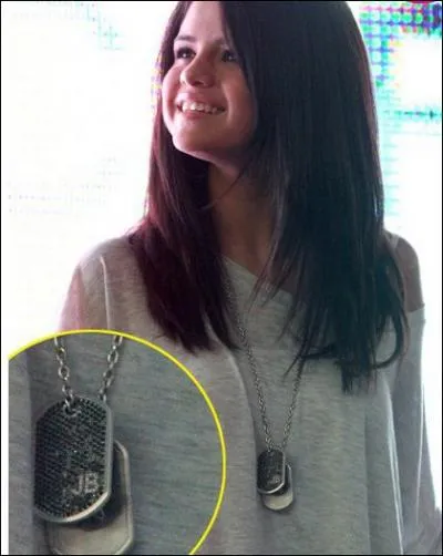 Avec qui sort- elle en ce moment ?