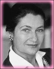 Sous quelle prsidence, Simone Veil en tant que ministre de la sant fit-elle adopter la loi portant son nom sur la dpnalisation de l'interruption volontaire de grossesse ?