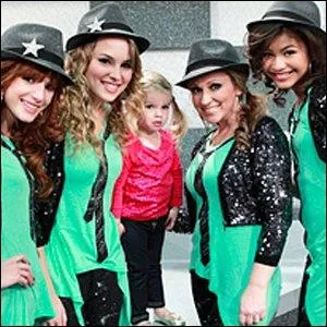 Quelle autre srie se joint  shake it up pour 1 pisode ?