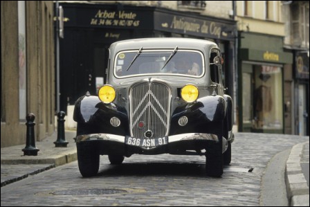 En tête de liste, la Citroën Traction de 1934. Au fait, pourquoi ce nom ?