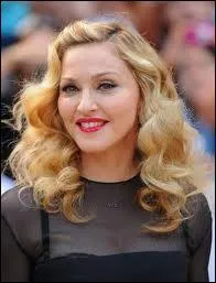 Celle-ci aussi n'est pas blonde naturelle... puisqu'il s'agit de Madonna. Bien que chanteuse, elle s'est essaye au cinma, avec moins de succs dans des films plutot moyens, si l'on excepte le 1er...