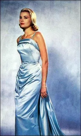 Jamais une actrice amricaine n'a autant incarn la classe et l'lgance(Audrey, trs classe aussi tait nerlandaise et non amricaine ). Avant d'pouser Rainier de Monaco, elle eut pour ami