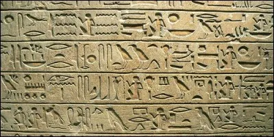 Que signifie le mot "hiéroglyphe" en grec ?