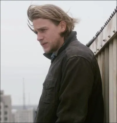 Au ct de quelle actrice du 'Seigneur des anneaux' joue-t-il dans 'The ledge' ?