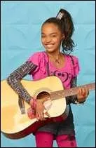 Dans la saison 1, le pre de China pense qu'elle vole dans les magasins. Que pense-t-il qu'elle a vol ?