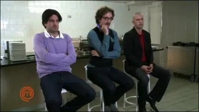 Que dit souvent Yves Cte de Porc (personnage de gauche) dans la parodie de 'Master Chef' ?