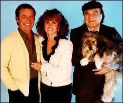 Vous avez reconnu Jonathan et Jennifer Hart, les justiciers milliardaires, mais comment s'appelle le petit chien ? ('Pour l'amour du risque' - 1979)