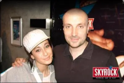 Qui est à côté de Kenza ?