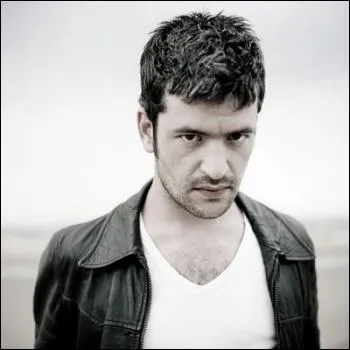 Qui est ce chanteur ?