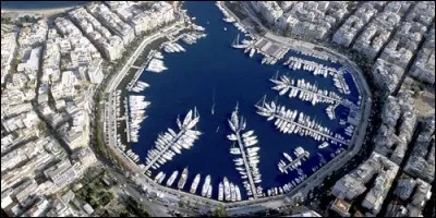 Lequel d'entre eux est un port d'Athènes ?