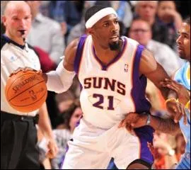 Qui est cet ailier, champion NCAA avec Syracuse en 2003 et ancien joueur des Memphis Grizzlies ?