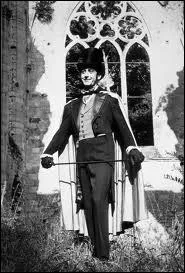 Un trs clbre personnage  cape, en raison de la mode de l'poque, de la littrature franaise. Qui est-ce ?