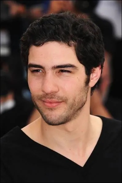 Rvl dans 'Un Prophte' de Jacques Audiard, je n'ai reu pas moins de sept rcompenses pour cet unique rle, dont deux Csars. Qui suis-je ?