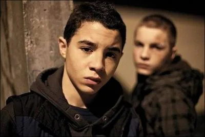 Je fais partie de la 'nouvelle' gnration d'acteurs, l'avenir nous dira si ma carrire va dcoller. En attendant j'ai jou Sami dans 'Neuilly sa mre ! ' et Lakdar dans 'Fracture'. Qui suis-je ?