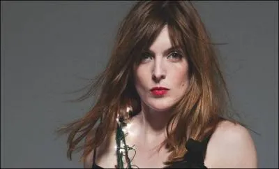 Mon deuxime film en tant qu'actrice/ralisatrice a connu un important succs, j'y raconte mon combat contre le cancer de mon fils, aux cts de mon compagnon : Jrmy Elkam. Qui suis-je ?