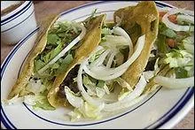 En plat convivial, il y a la tartine et le sandwich. Pour varier,  condition de faire les prparations de lgumes coups ou de viande, on peut recourir  la cuisine mexicaine traditionnelle et  ses