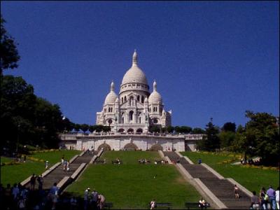 Dans quelle ville se situe ce monument ?