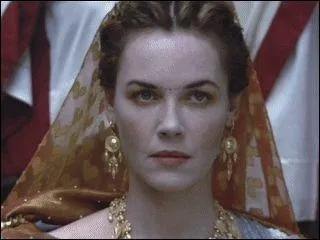 Qu'ordonne Commode  Lucilla, sa sur, aprs avoir dcouvert sa trahison ?