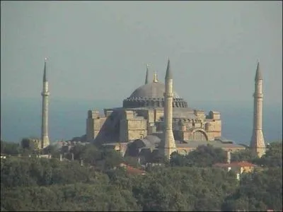 De quelle religion est la cathdrale de Ste Sophie  Instanbul ?