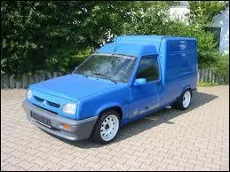 Quel priodique est reprsent par ce modle de Renault ?