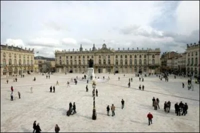 Quelle clbre place se trouve  Nancy ?