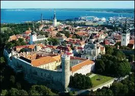 Quel est l'ancien nom de la capitale estonienne, Tallinn ?