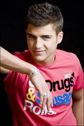 Comment s'appelle cet acteur ?