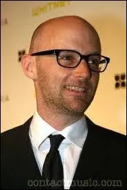 ''Open to everything happy and sad 
Seeing the good, même quand tout va si mal 
Femmes au soleil quand la nuit nous accable 
Oh pour un jour croire aux Dieux, croire aux fables''