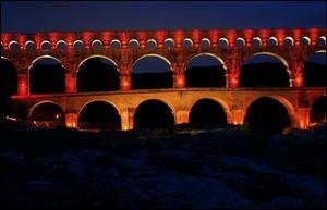 Dans quel dpartement franais se situe ce clbre pont-aqueduc romain ?