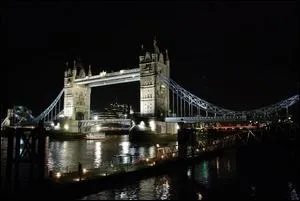 A quelle poque le Tower Bridge londonien a-t-il t construit ?