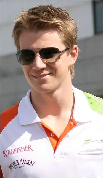 Nico Hlkenberg devient pilote titulaire chez :